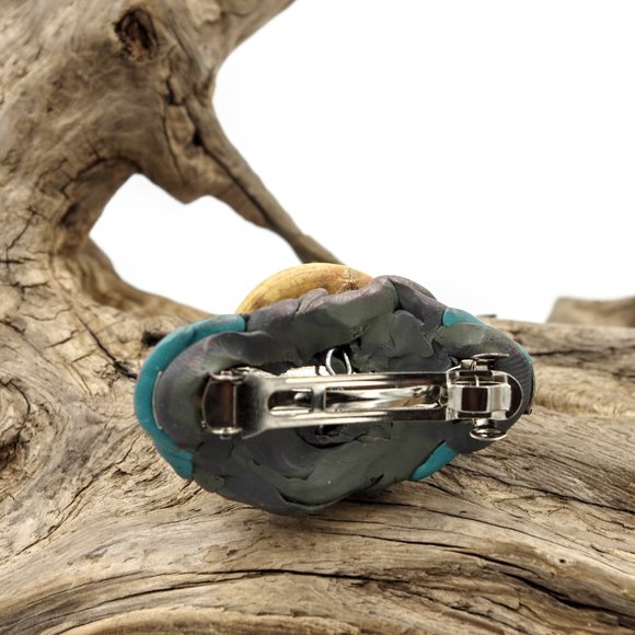 Pearl Flower Hand-Sculpted Hair Clip with Wooden Accent - Picture 6 of 9